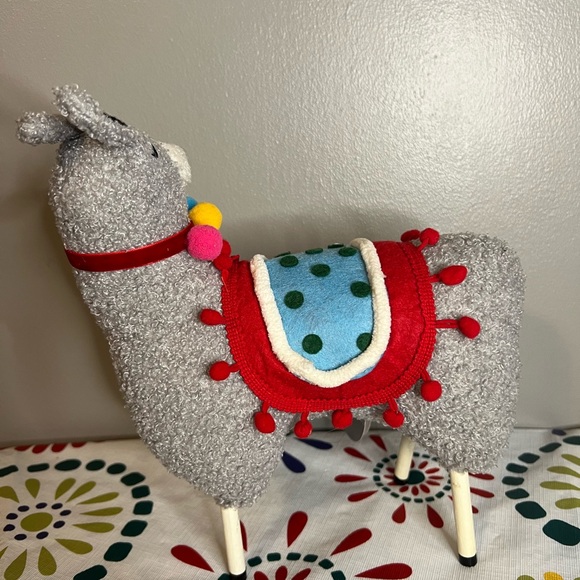 NWT Holiday Llama Decor - Picture 3 of 5